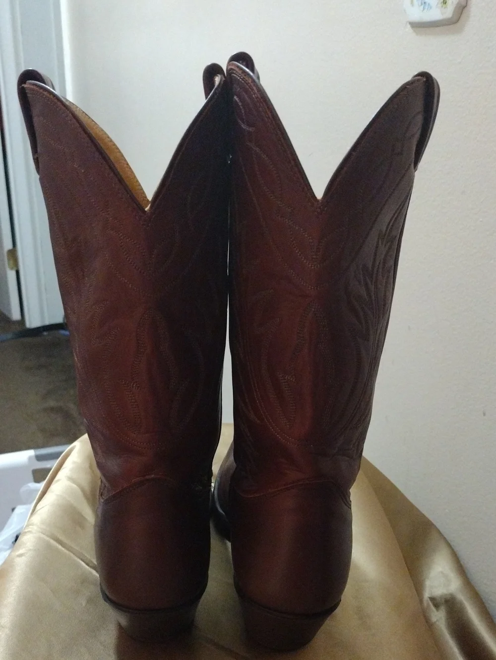 Nocona Men's Brown Leather Western Cowboy Boots.  8.5 C